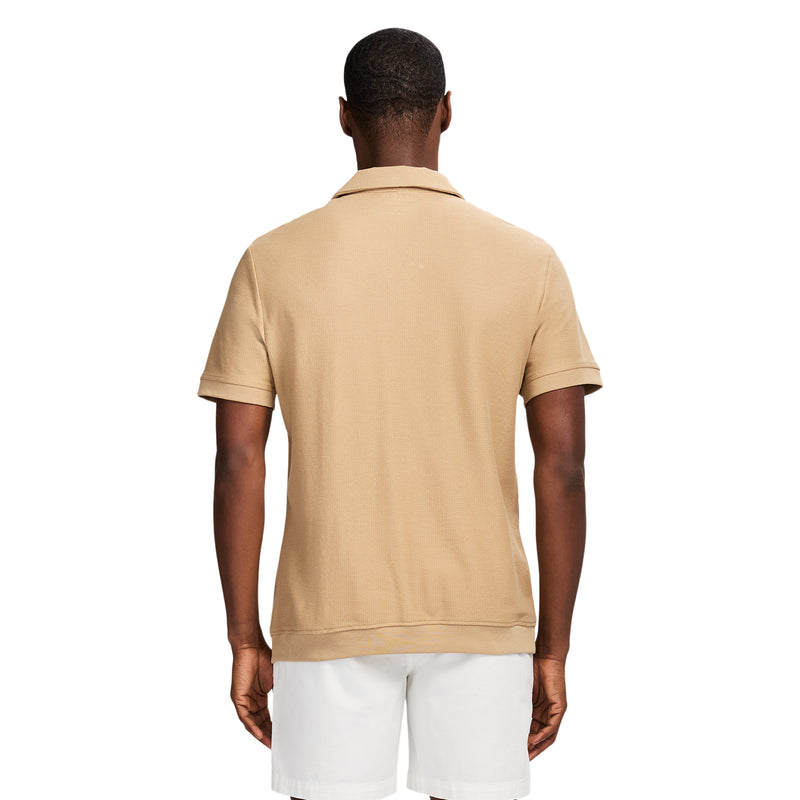 JOHNNY COLLAR TEXTURED 
KNIT POLO - TANNIN